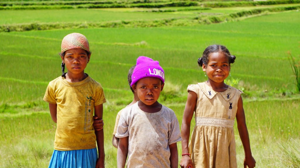 Enfants des routes - vers Antoetra, Madagascar - Dec2018