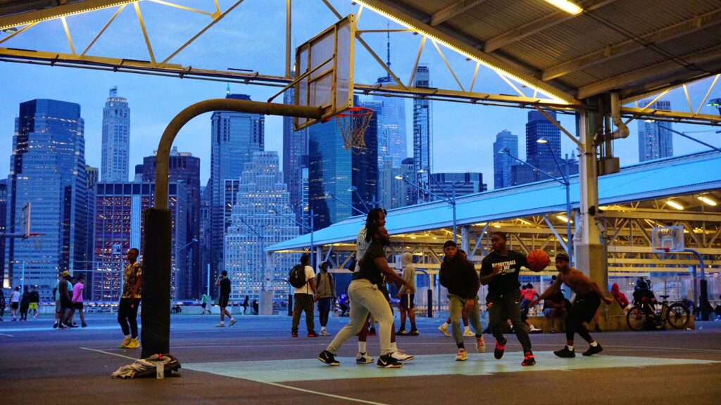 Basketball players - Brooklyn Heights, NYC - Avril 2022