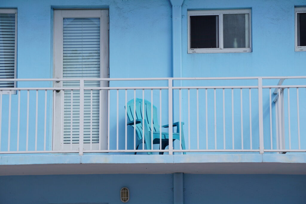 Quiet balcony - Ocean drive, Miami - Nov 2023